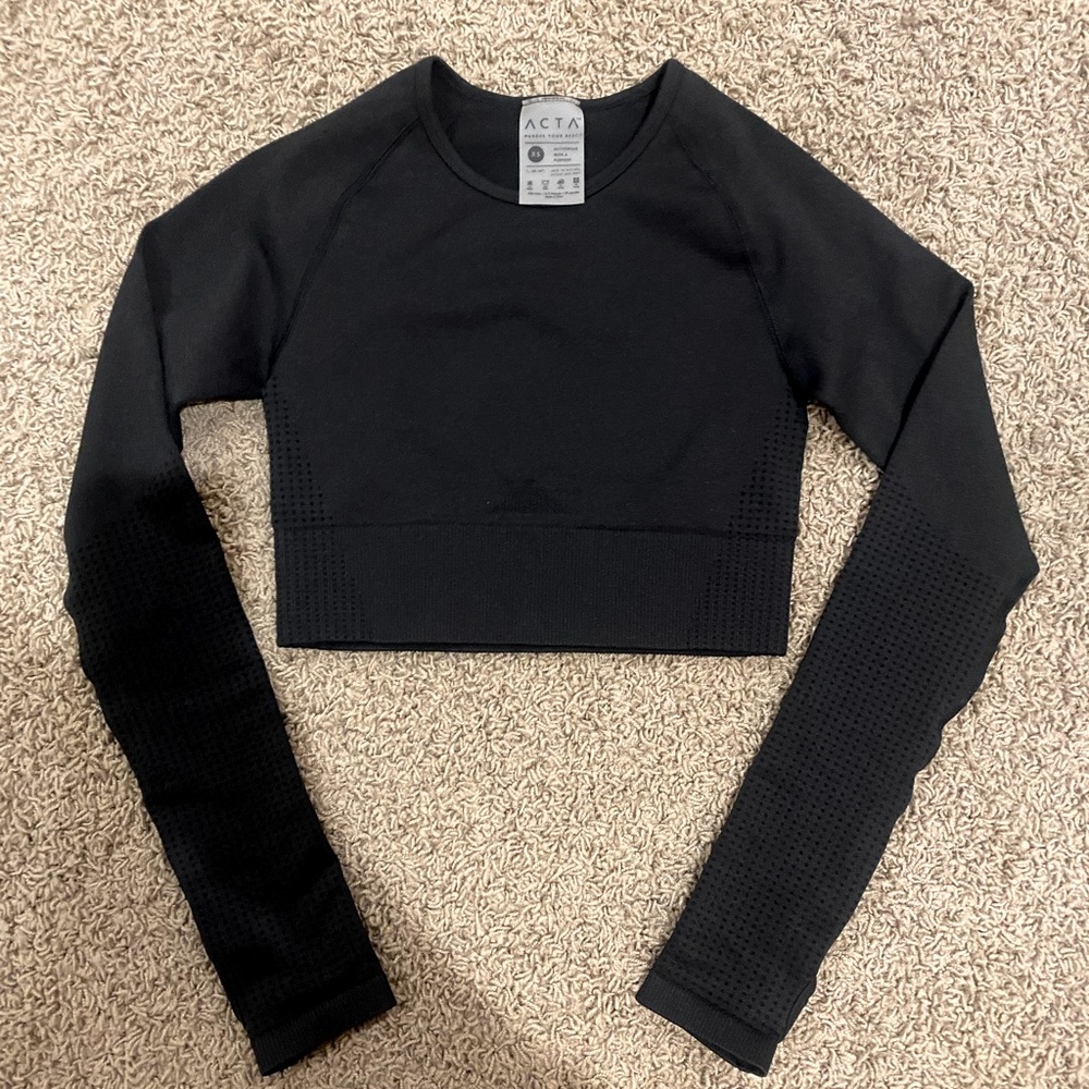 Acta Wear | Long Sleeve Crop Top size XS
